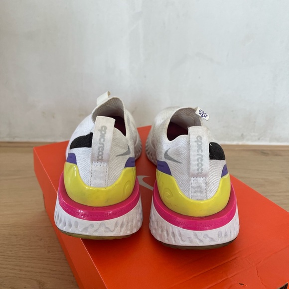 NIKE • Epic react flyknit womens size 8 - Picture 3 of 5